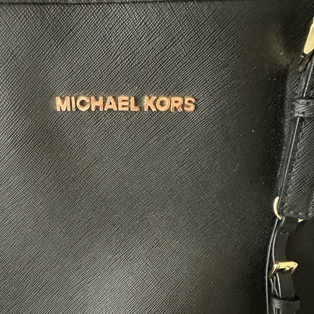 Michael Kors Black Large Jet Set Soffiano Leather Zip Top Tote - Picture 11 of 13